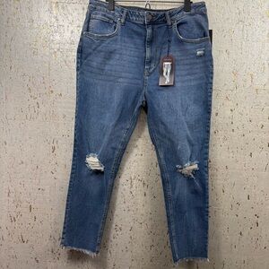 No Boundaries Mom Jeans High Rise Slim Through The Hip and Thigh BRAND NEW